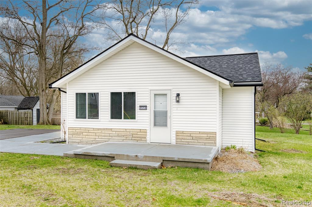 2514 Barton Street, Commerce Twp, MI 48382 — Photo 6