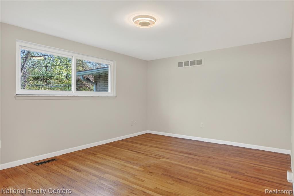 21730 Riverview Drive, Beverly Hills, MI 48025 — Photo 29