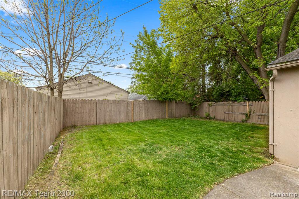 7322 Fenton Street, Dearborn Heights, MI 48127 — Photo 31