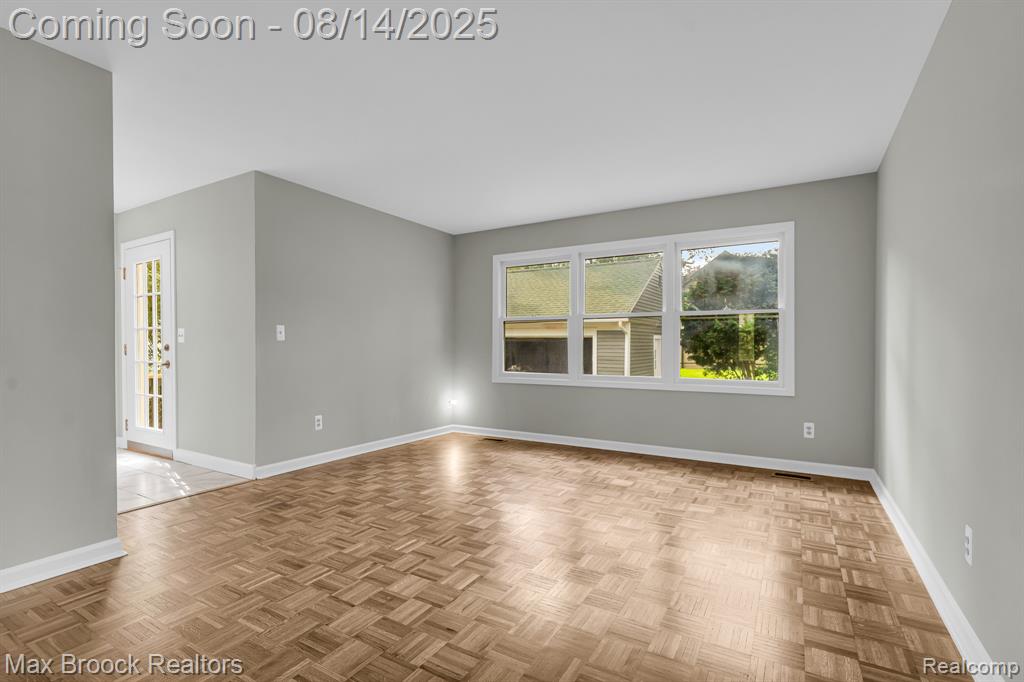 10725 Talbot Avenue, Huntington Woods, MI — Photo 14