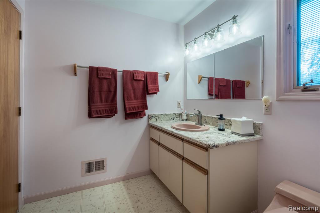 8637 Brazos Court, White Lake, MI — Photo 21