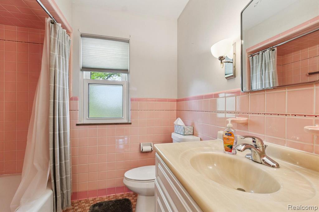 208 E SAINT CLAIR Street, Almont, MI 48003 — Photo 23