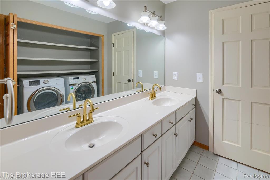 5475 Woodfield Parkway, Grand Blanc, MI 48439 — Photo 65