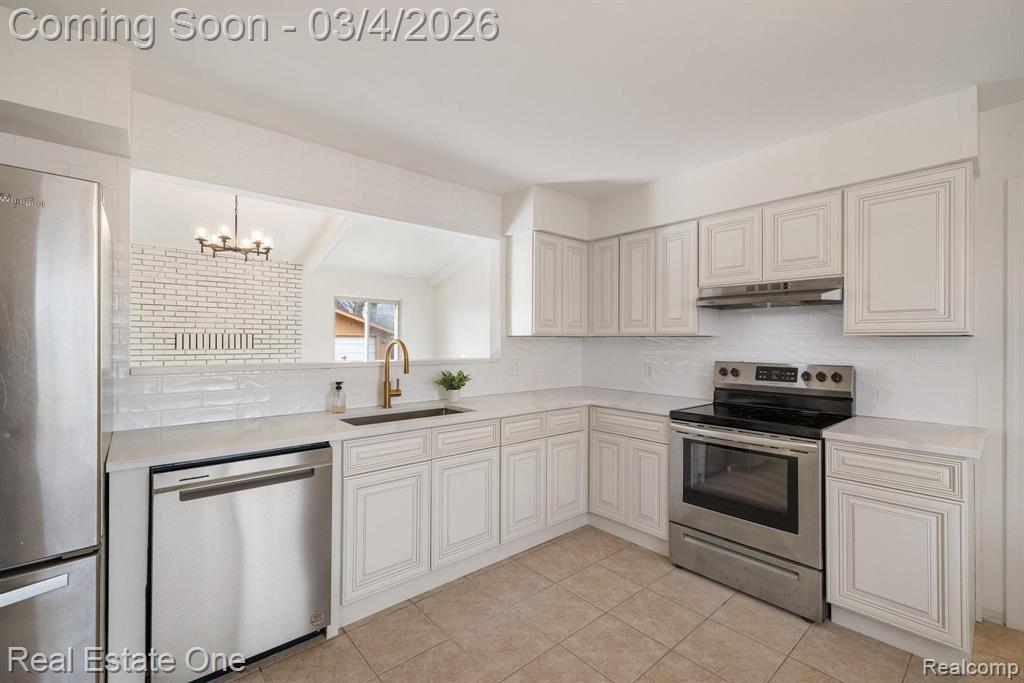 41146 Justin Drive, Clinton Twp, MI 48038 — Photo 8