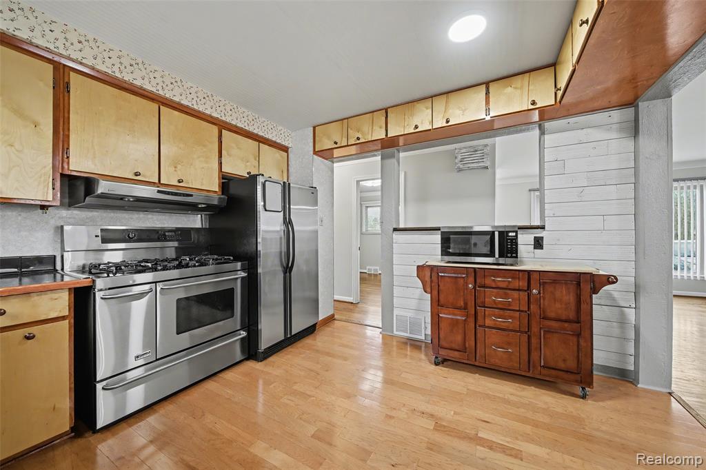 8031 Pardee Road, Taylor, MI 48180 — Photo 9