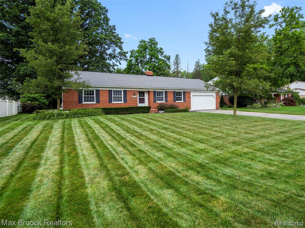 54241 Sunderland Drive, Shelby Twp, MI 48316 — Photo 2