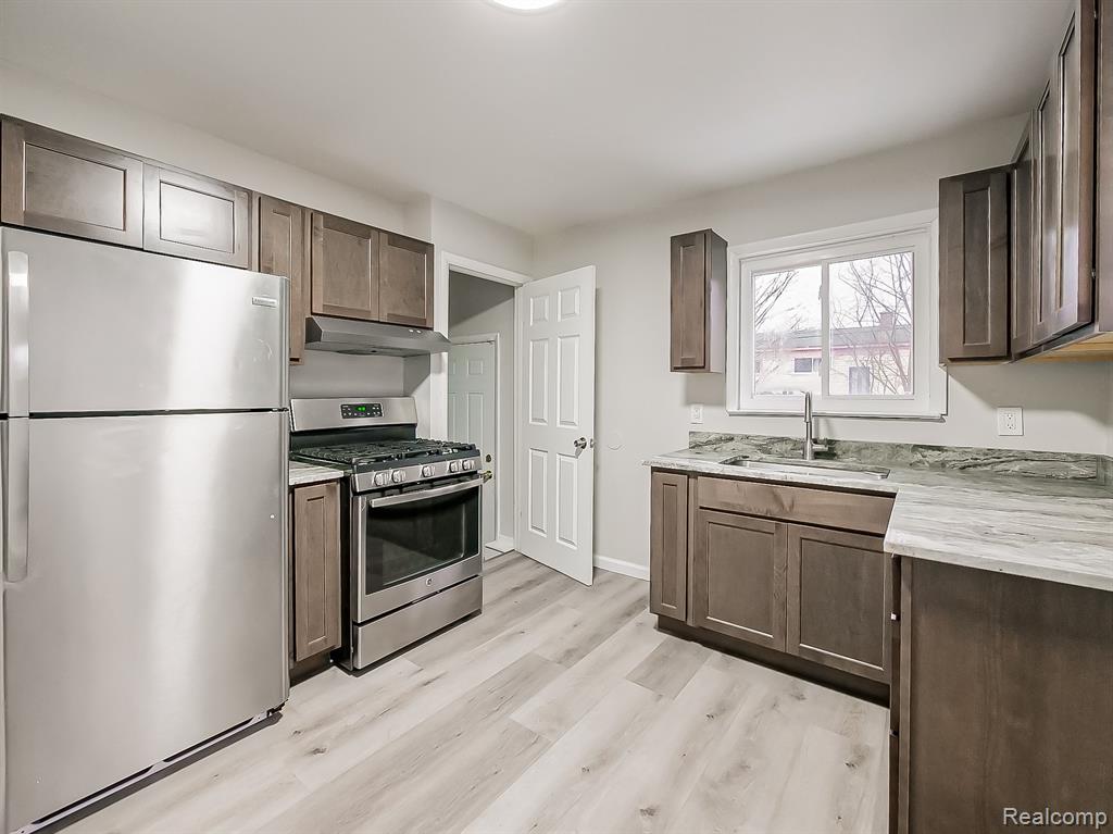 536 Emerson Avenue, Pontiac, MI 48342 — Photo 4