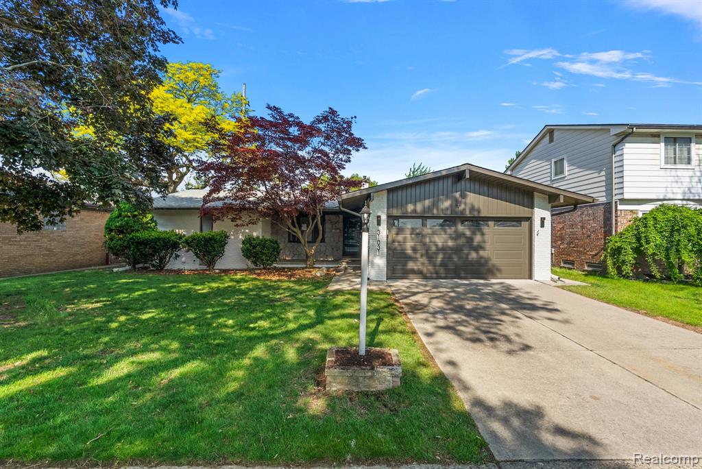 31031 Champine Street, Saint Clair Shores, MI 48082 — Photo 2