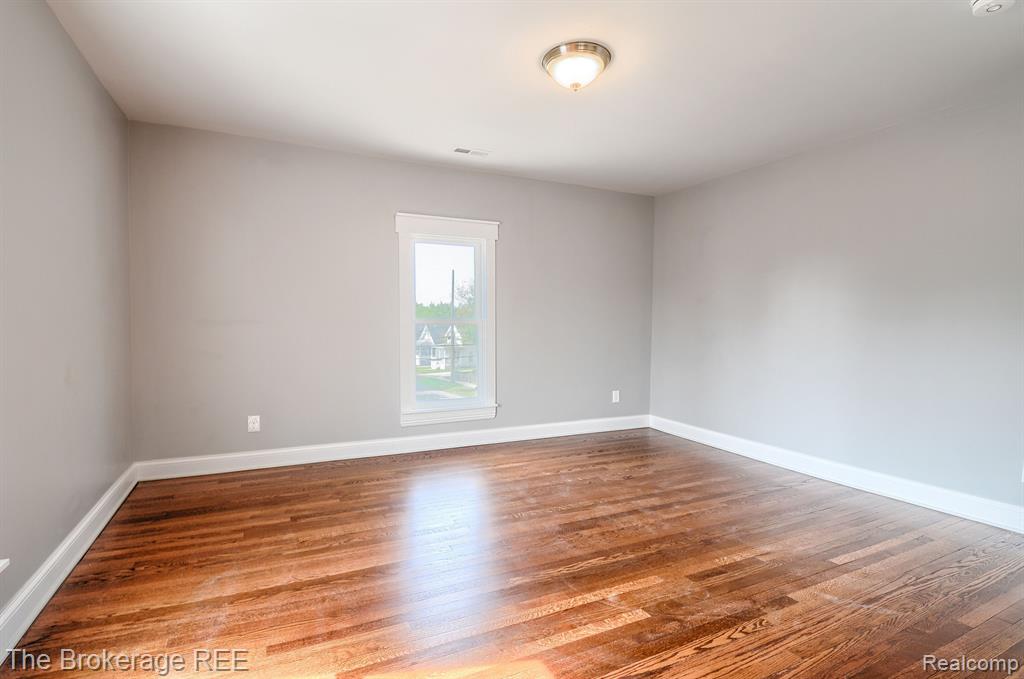 11 1ST Street, Oxford, MI 48371 — Photo 49