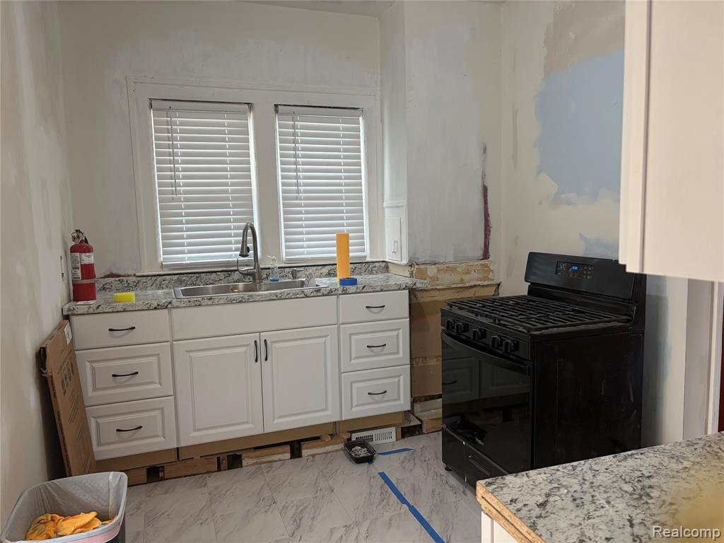 51 Henderson Street, Pontiac, MI 48341 — Photo 2