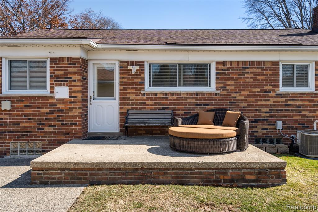 24263 Marine Avenue, Eastpointe, MI 48021 — Photo 10