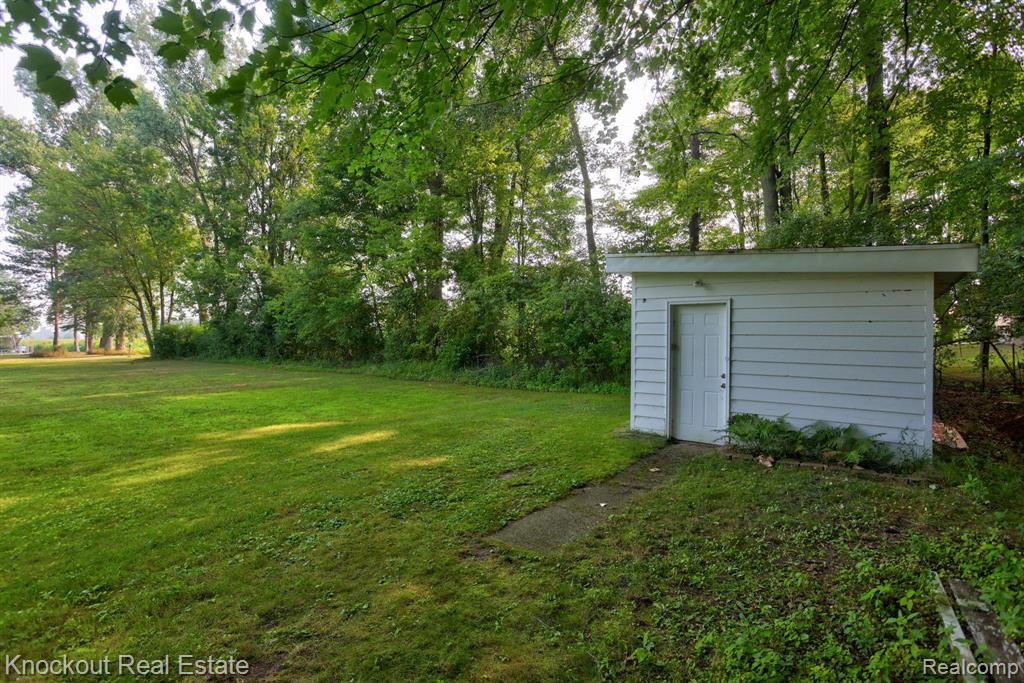 3321 S Airport Road, Bridgeport, MI 48722 — Photo 33