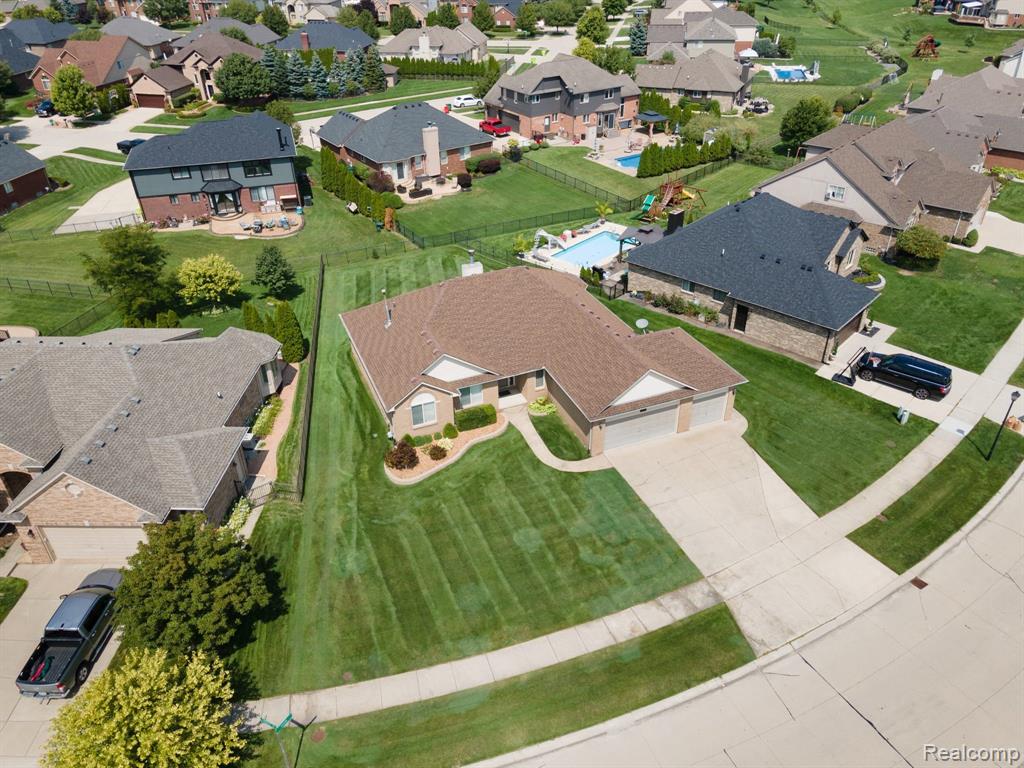 51031 HOOK Drive, Macomb, MI 48042 — Photo 3