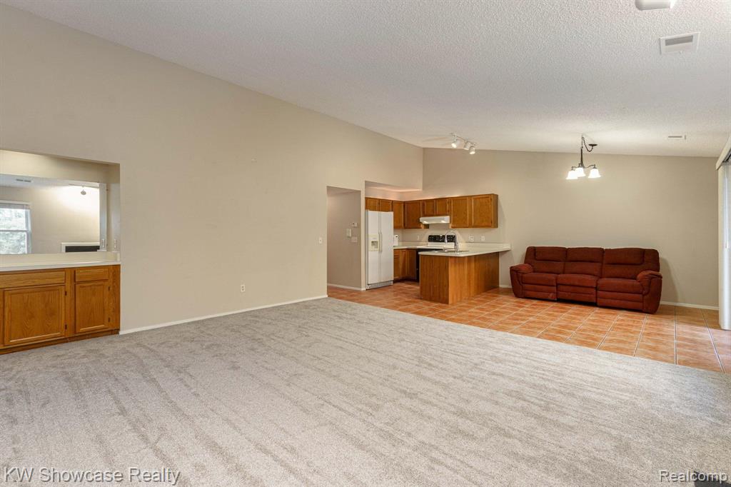 4980 OAK HILL Drive, 66, Waterford, MI 48329 — Photo 16
