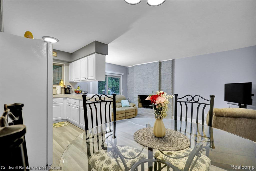 5158 SPINNING WHEEL Drive, Grand Blanc, MI 48439 — Photo 11