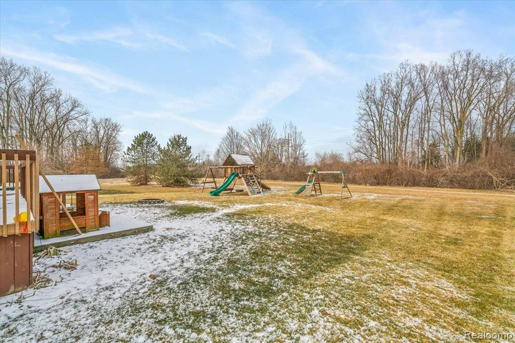 42936 N CUMBERLAND Drive, Belleville, MI 48111 — Photo 31