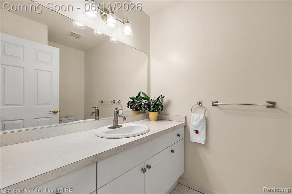 4708 Holland Drive, Troy, MI 48085 — Photo 43