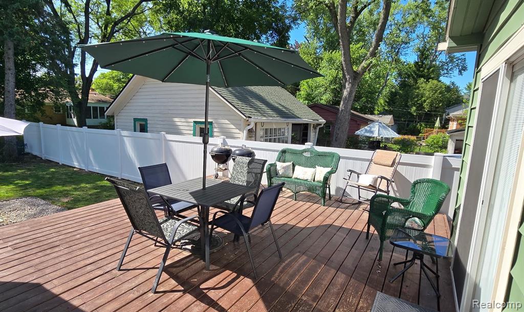 22911 Maple Avenue, Farmington, MI 48336 — Photo 41