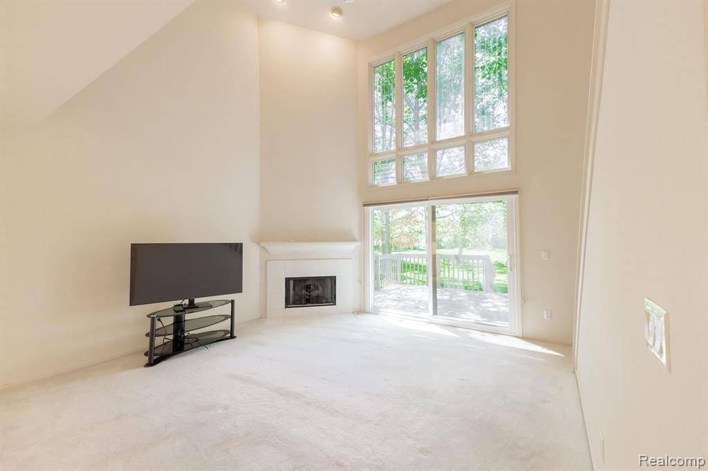 9854 HAWTHORNE GLEN Drive, Grosse Ile, MI 48138 — Photo 15