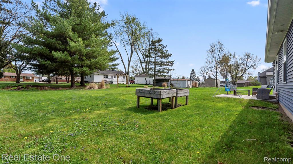15586 Pine Street, Monroe, MI 48161 — Photo 21