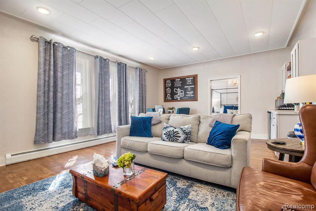 155 N Main Street, Clarkston, MI, 00000