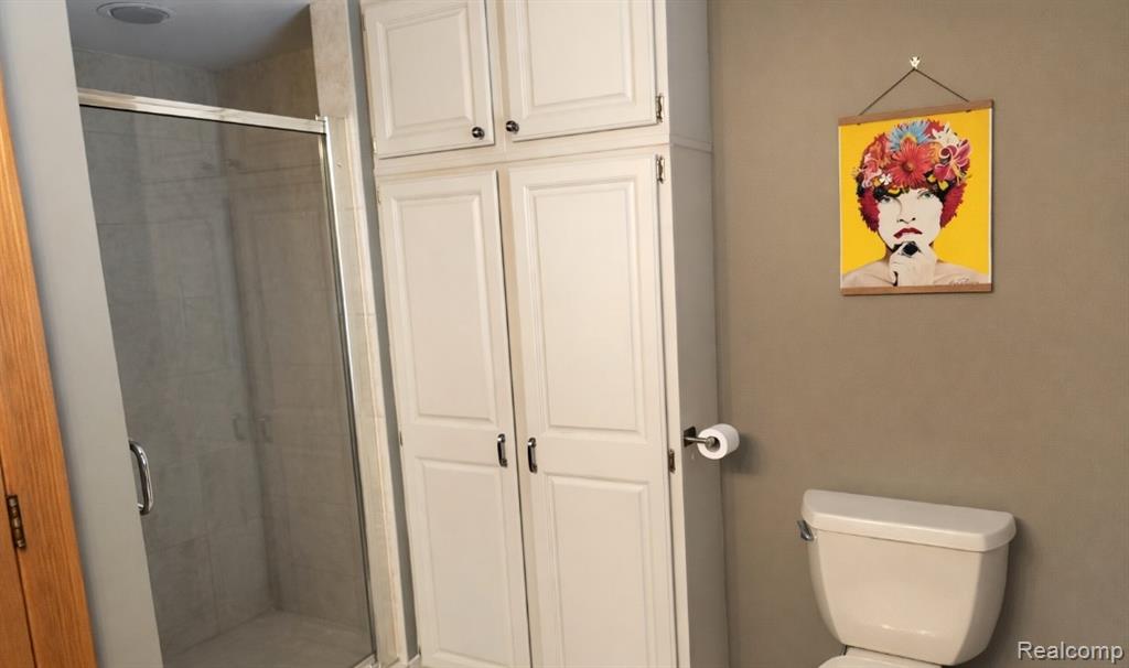 5106 Deer Run Circle, Orchard Lake Village, MI 48323 — Photo 23