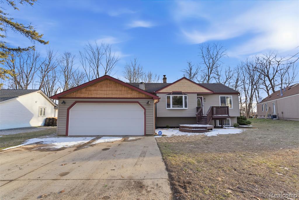 4051 Lake Front Street, Waterford, MI 48328 — front exterior