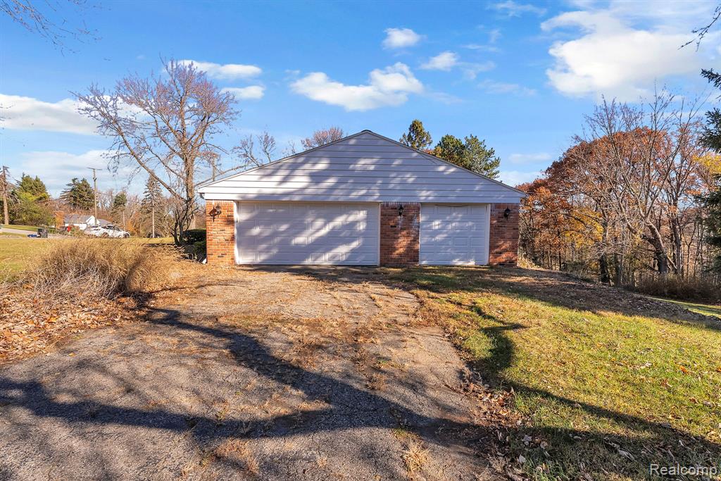 4265 Pine Tree Trail, Bloomfield Hills, MI 48302 — Photo 46