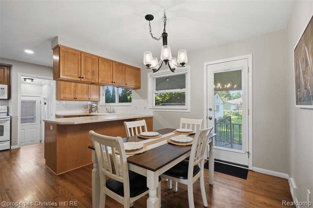 9001 Perrin Street, Livonia, MI 48150 — Photo 12