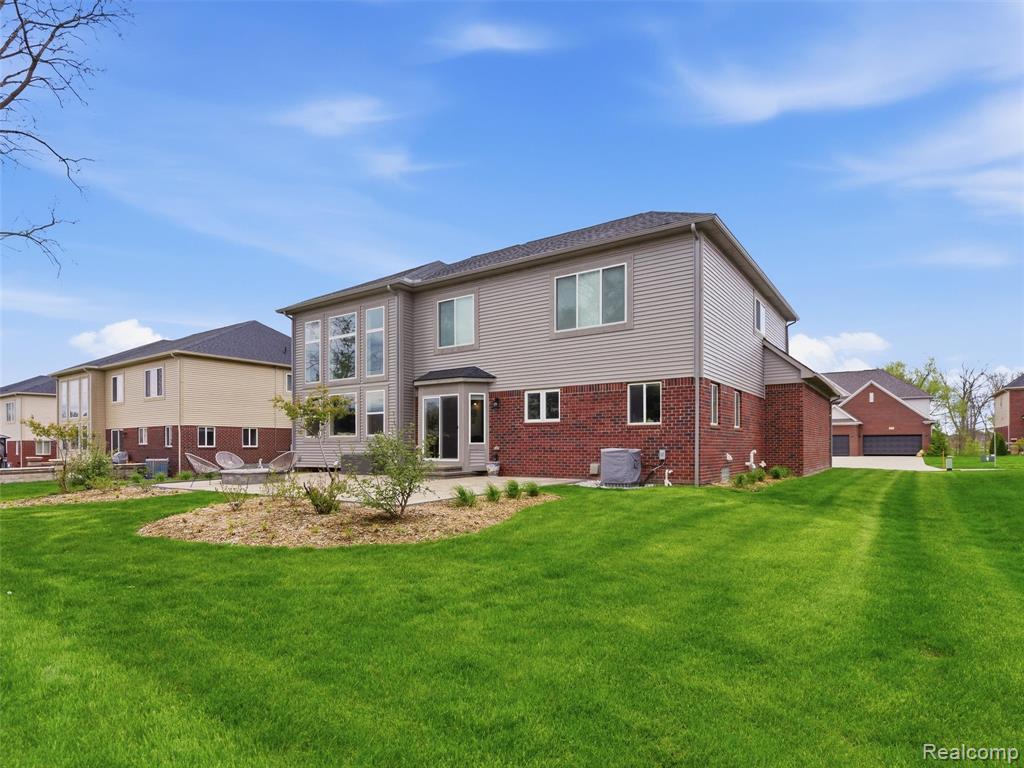 1551 Garrett Drive, Troy, MI 48085 — Photo 33