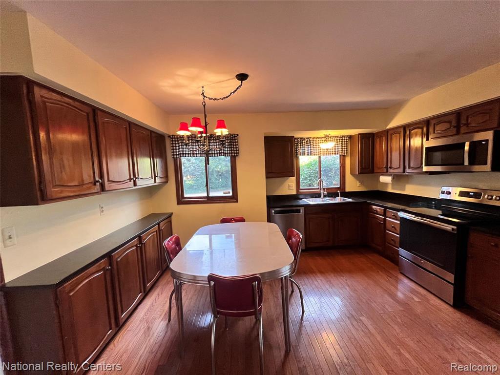 17610 Farmcrest Lane, Northville, MI 48168 — Photo 17