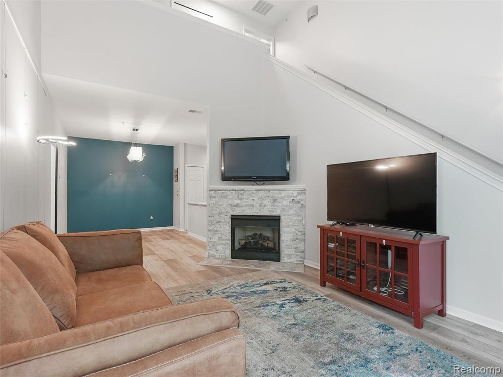 25758 S Maritime Circle S, Harrison Township, MI — Photo 4