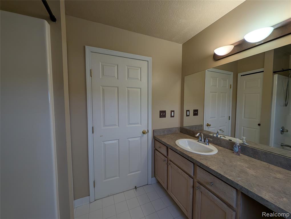 33445 Bay Hill Drive, Romulus, MI 48174 — Photo 29