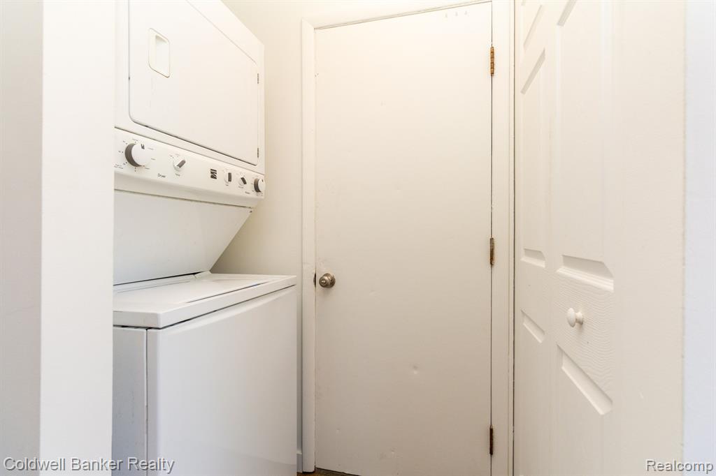 23793 STONEHENGE, Novi, MI — Photo 17