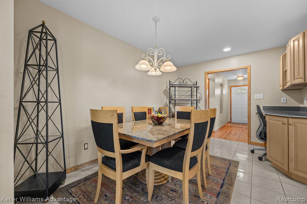 24806 Power Road, Farmington, MI 48336 — Photo 16