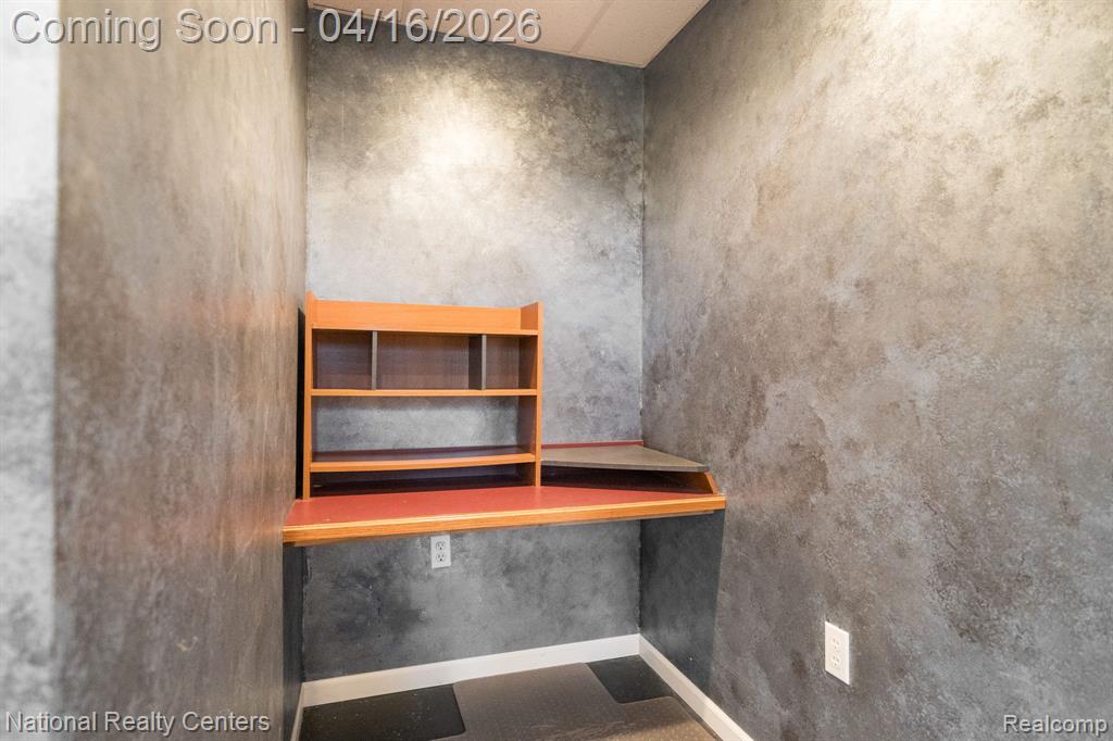 10219 Mill Pointe Drive, Goodrich Vlg, MI — Photo 37