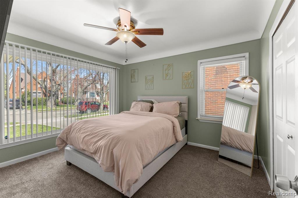 823 NEW YORK Avenue, Lincoln Park, MI 48146 — Photo 8