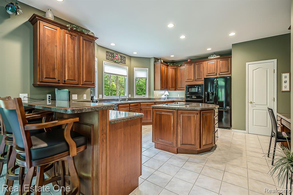 8444 CLIMBING Way, Pinckney, MI 48169 — Photo 20