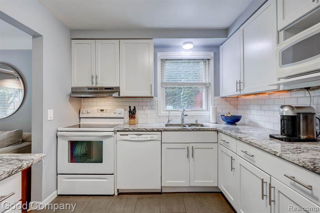 605 HELENE Avenue, Royal Oak, MI 48067 — Photo 18