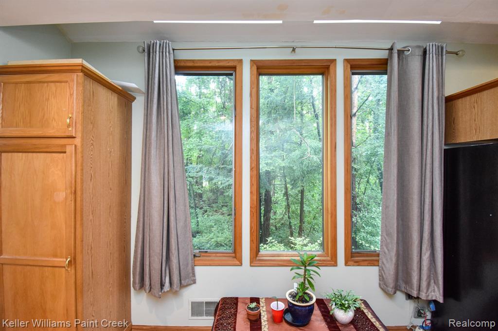 713 KNIBBE Road, Lake Orion, MI 48362 — Photo 19