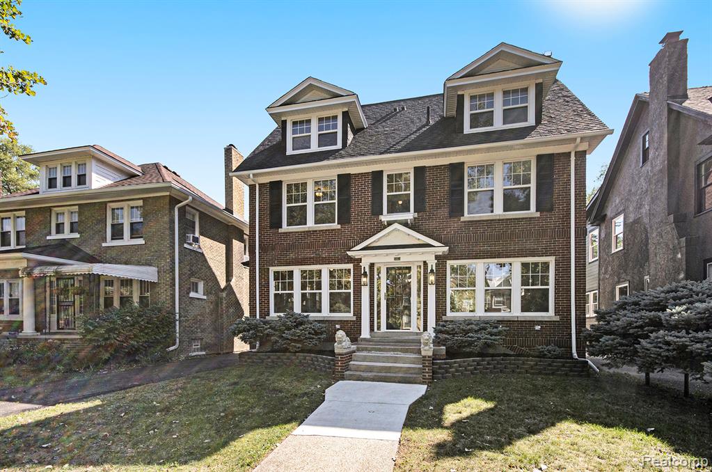 2100 SE Wealthy Street, East Grand Rapids, MI, 49506