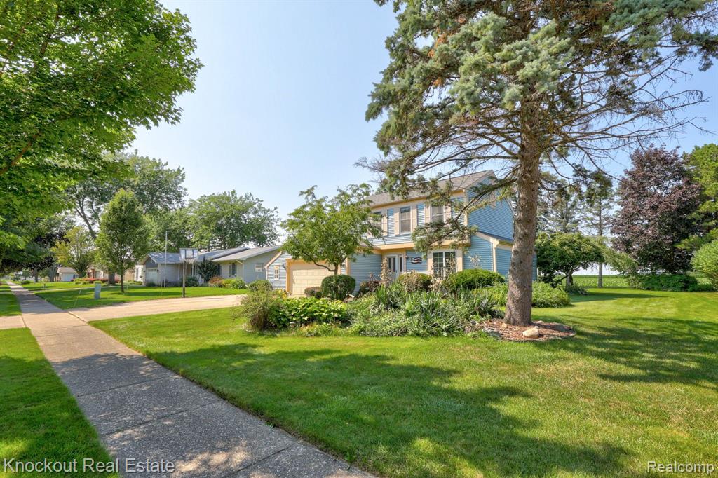 858 Zehnder Drive, Frankenmuth, MI 48734 — Photo 45