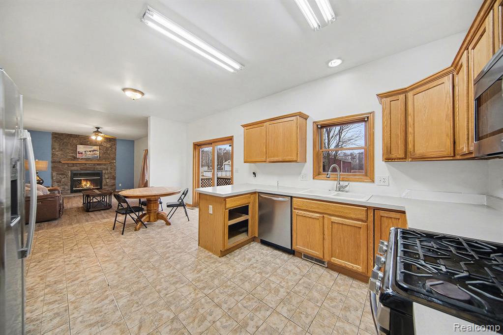 23780 Carleton West Road, Belleville, MI 48111 — Photo 11