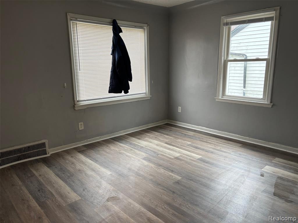 8257 Minock, Detroit, MI 48228 — Photo 3