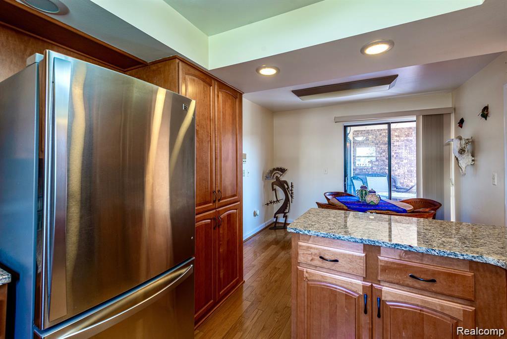 4426 Knightsbridge Lane, West Bloomfield, MI 48323 — Photo 7