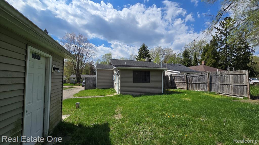3148 Woodlawn Street, Commerce Twp, MI 48390 — Photo 14