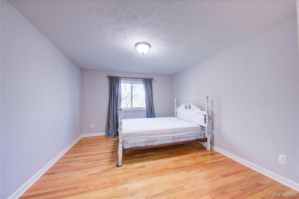 1040 Spirea, Howell, MI 48843 — Photo 16