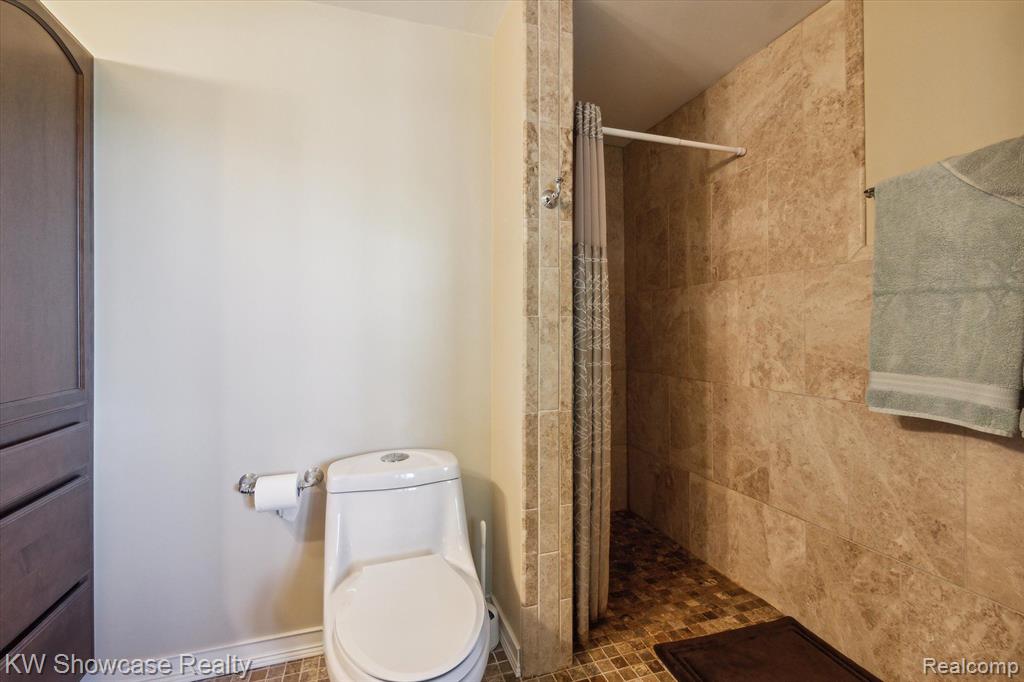 4020 Watuga Street, Commerce Twp, MI 48390 — Photo 32