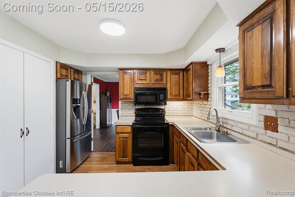 8648 Tamarack Drive, Shelby Twp, MI 48317 — Photo 12