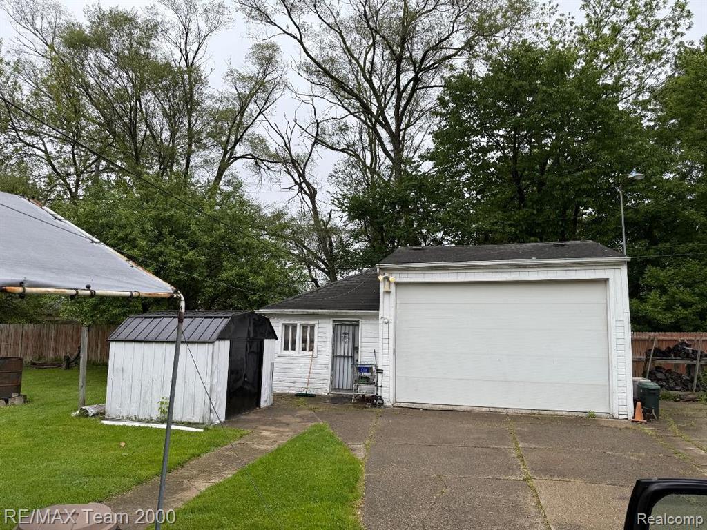 7452 Mansfield Street, Detroit, MI 48228 — Photo 12